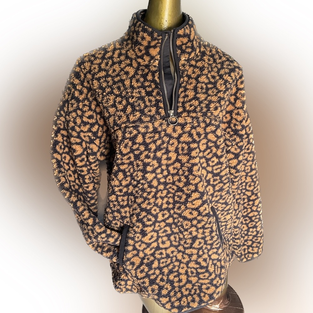 Animal print quarter zip fleece pocketed pullover (S-M)